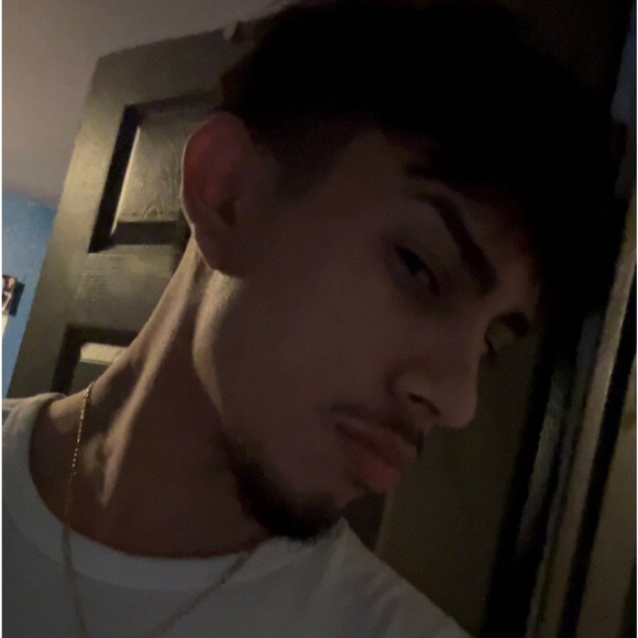 Meet your Posher, Joshua - Picture 4 of 5